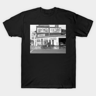 Indian Trails Garage, 1940. Vintage Photo T-Shirt